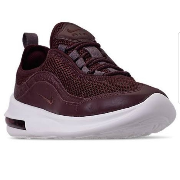 womens nike air max estrea